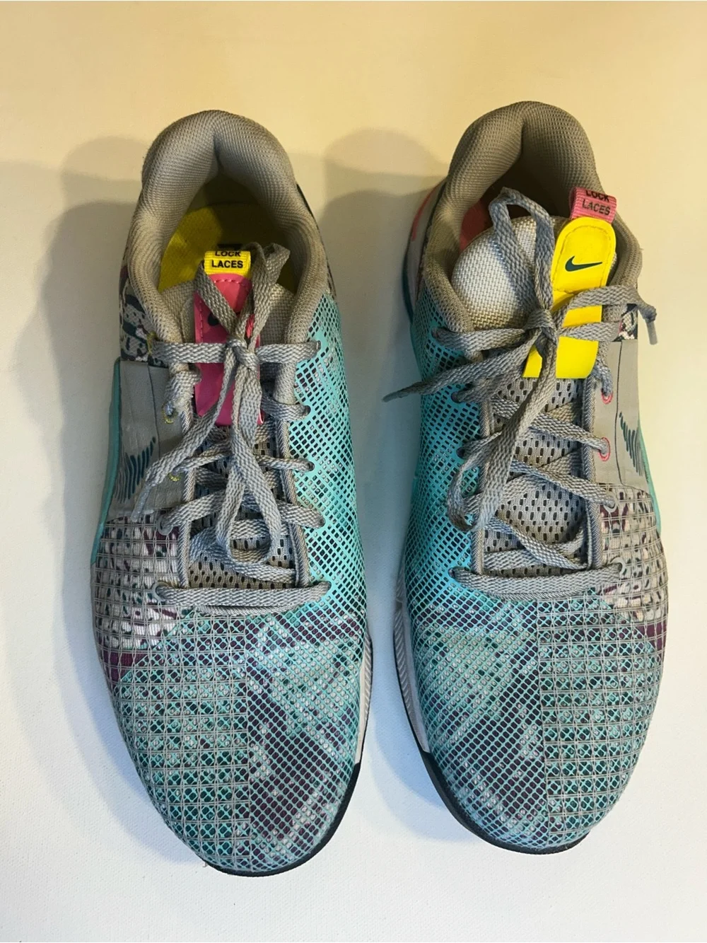 Nike Metcon 8 AMP Women’s Size 10 Training Shoes Aqua Pink Yellow CrossFit Gym
